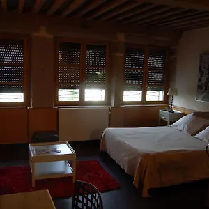 hotel-de-la-tour-saint-etienne.hotels-rhonealpes.com/